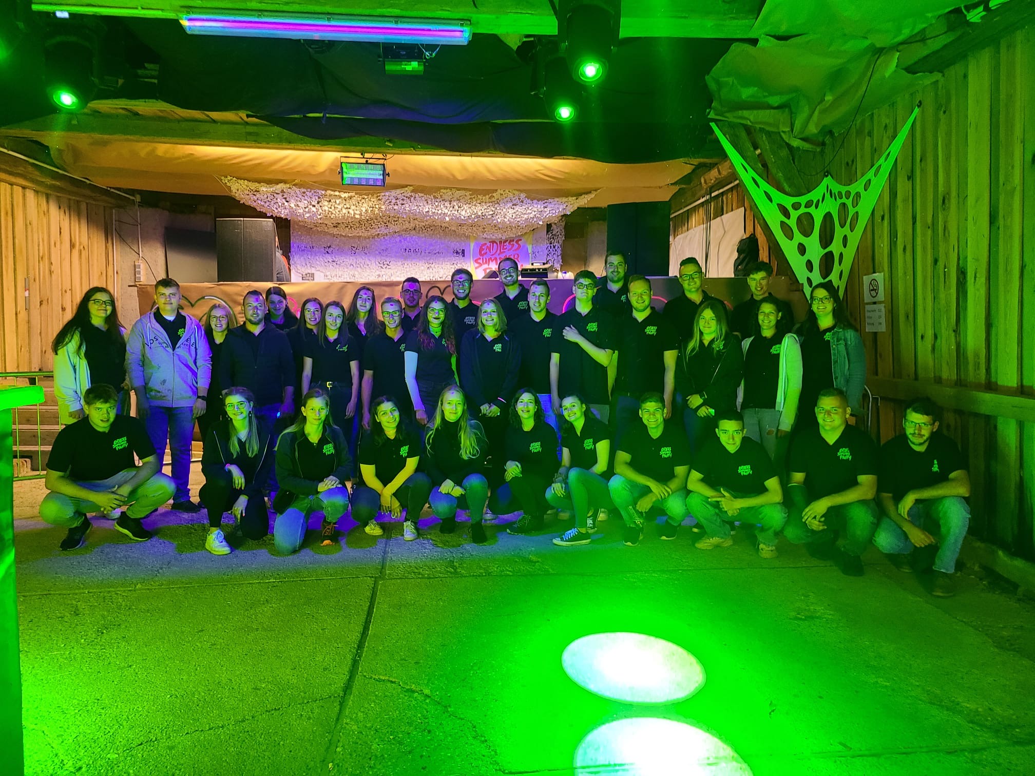Die Crew der Endless Summer Party